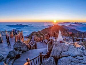SAPA TOUR 2 DAYS O1 NIGHT BY BUS